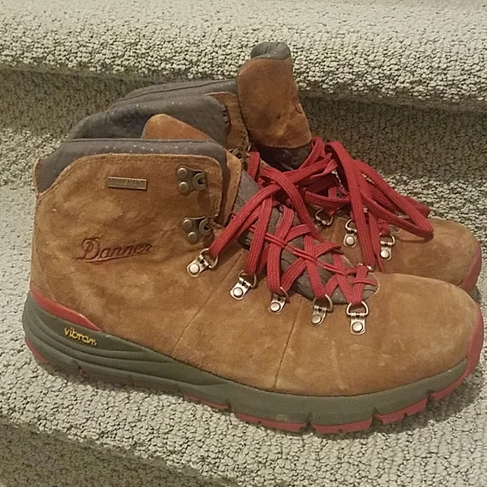 Danner Mountain 600